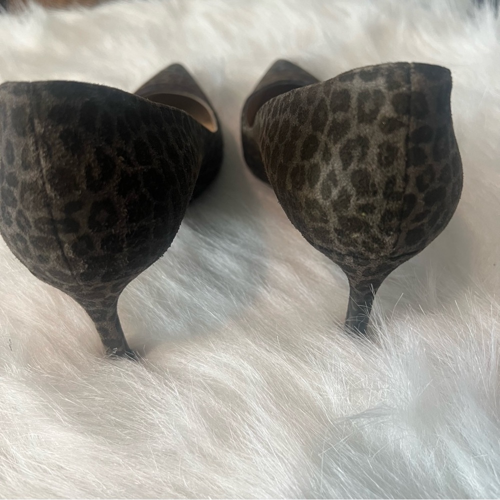 Manolo Blahnik Leopard Print Suede Size 37 Pointed Toe Heels - Picture 8 of 15